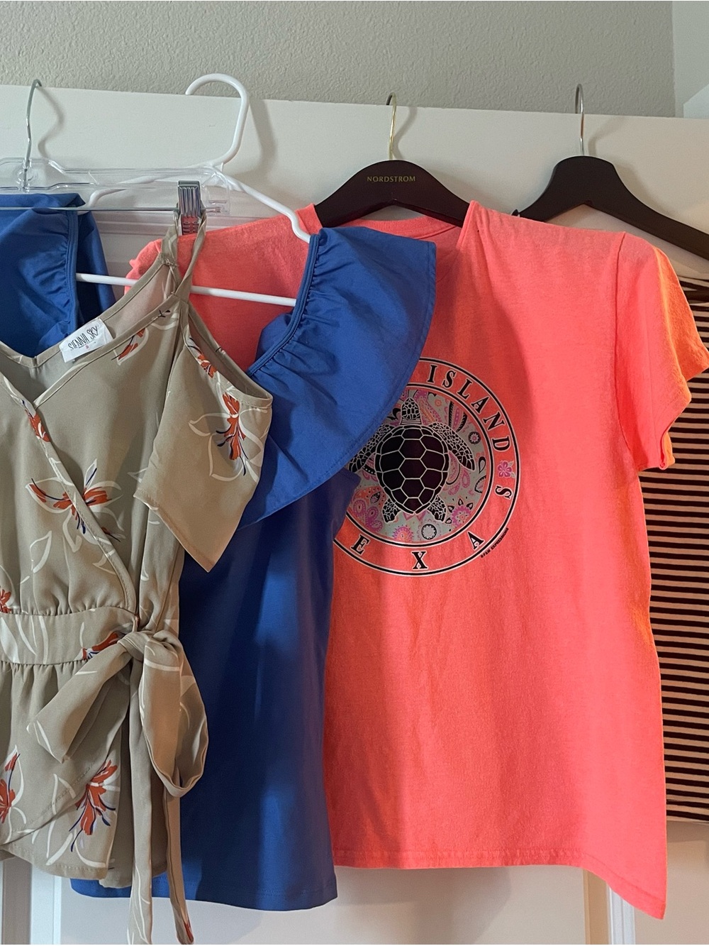 Set of 4 tops size S